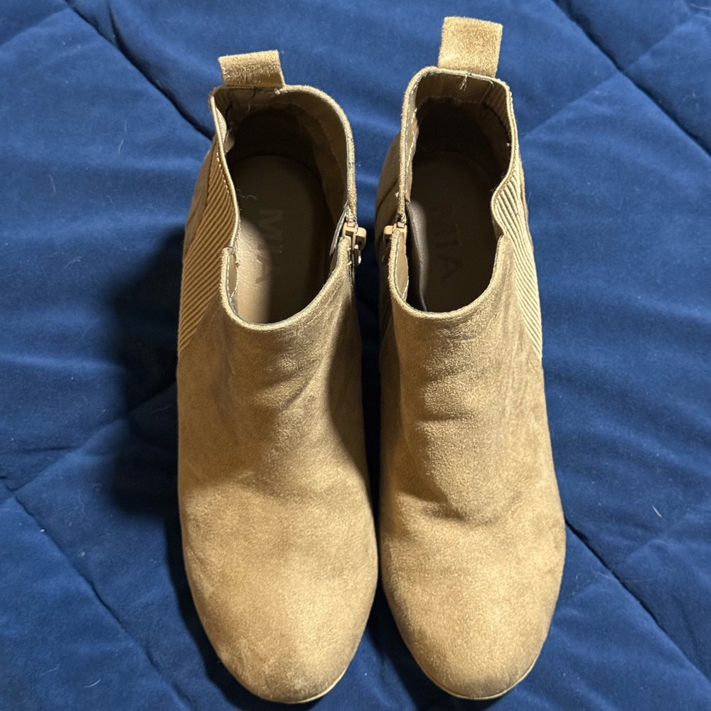 MIA BOOTIES!! - Picture 2 of 4